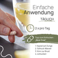 Einfache Anwendung von Pro Lactoferrin Immun: 2 × pro Tag; Finger legen eine Kapsel neben ein Glas Wasser. Tipp zum Schlucken, der „Nick-Trick“: 1. Kapsel auf die Zunge, 2. Schluck Wasser, 3. Kinn zur Brust, 4. schlucken