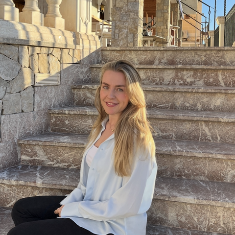 Porträtfoto von Laura Göhner
